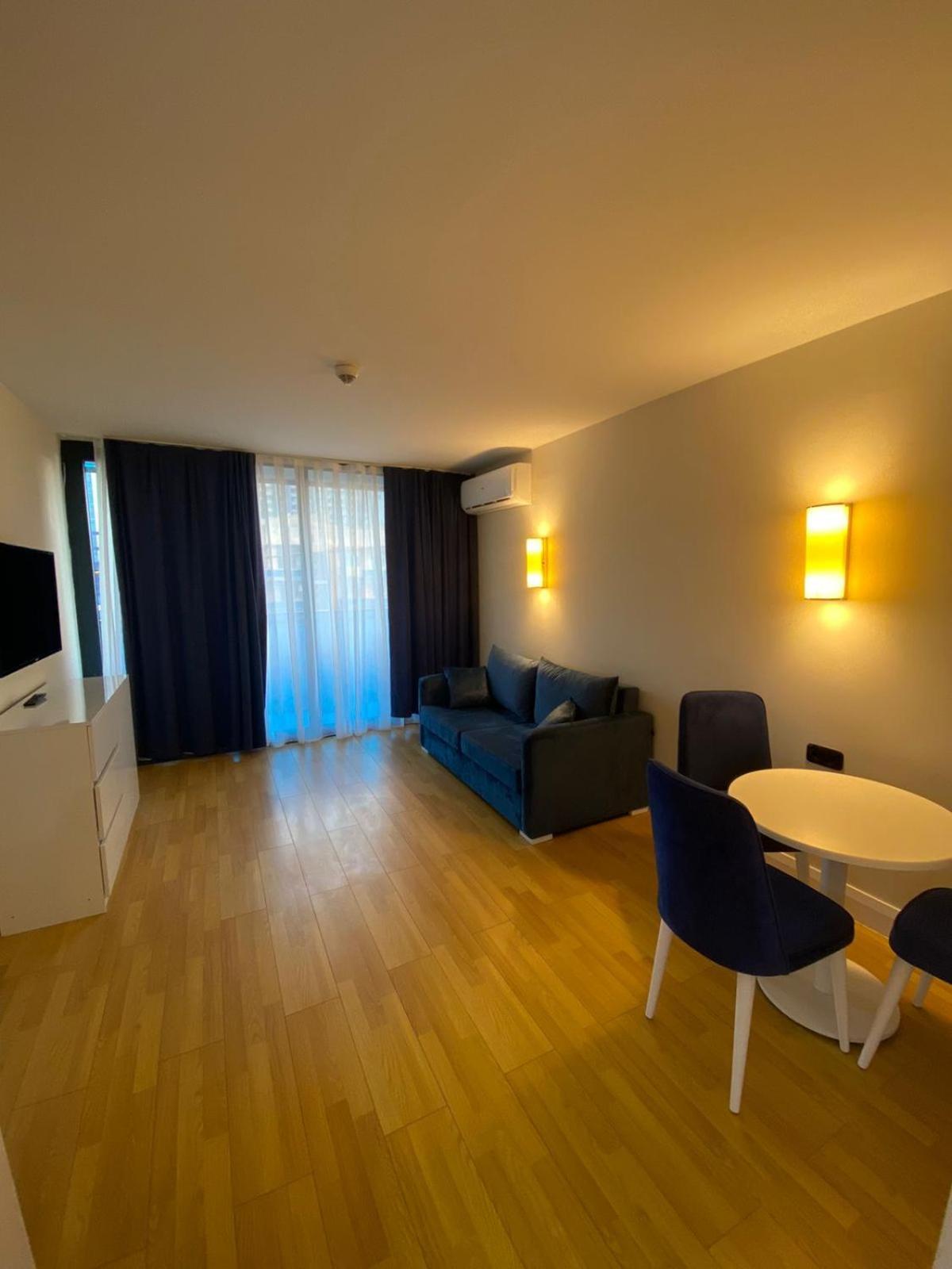 Lux Apartaments Μπατούμι Δωμάτιο φωτογραφία